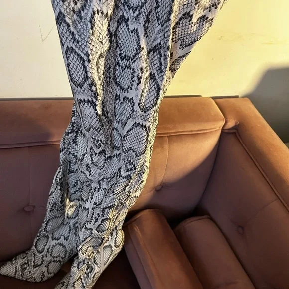 GORGEOUS BEBE Over the Knee Boots High Heels 7M Faux Leather Snake Pattern NIB - Picture 6 of 10